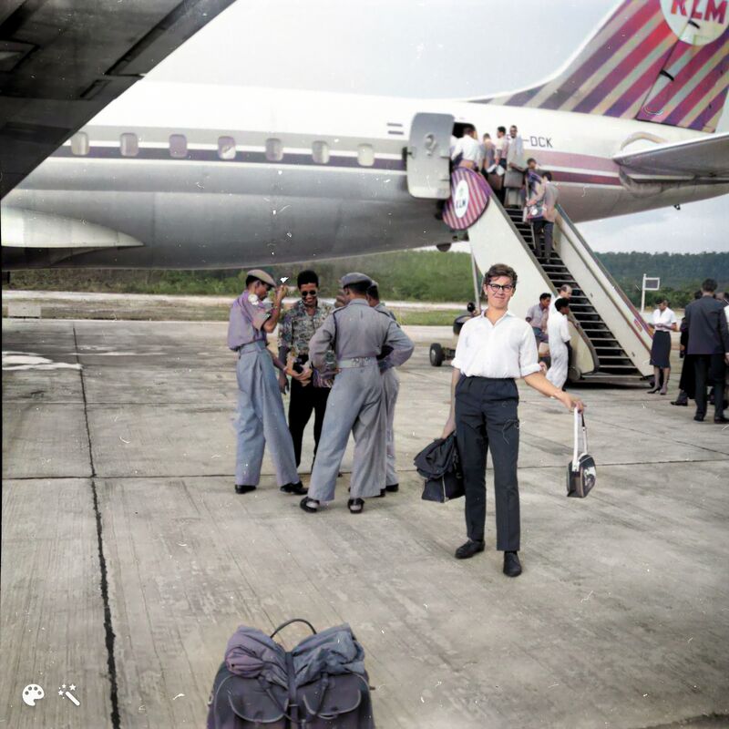 ouglas DC-8-53 | KLM | PH-DCK | passengers boarding at Biak | clandestine flight to Dutch New Guinea 1962