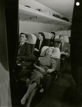 Pasengers travelling on the new De Havilland Comet 1, 1951. at Science and  Society Picture Library