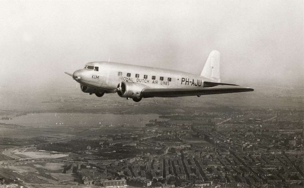 Douglas DC-2 Uiver. 1934 | Photo: Het Leven collection | Flickr
