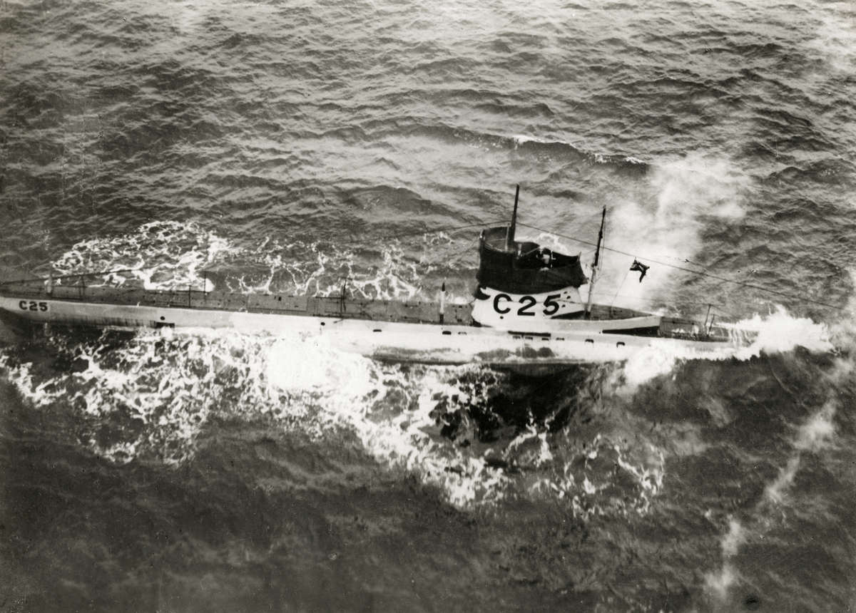 Afbeeldingsresultaat voor British sub marine C25
