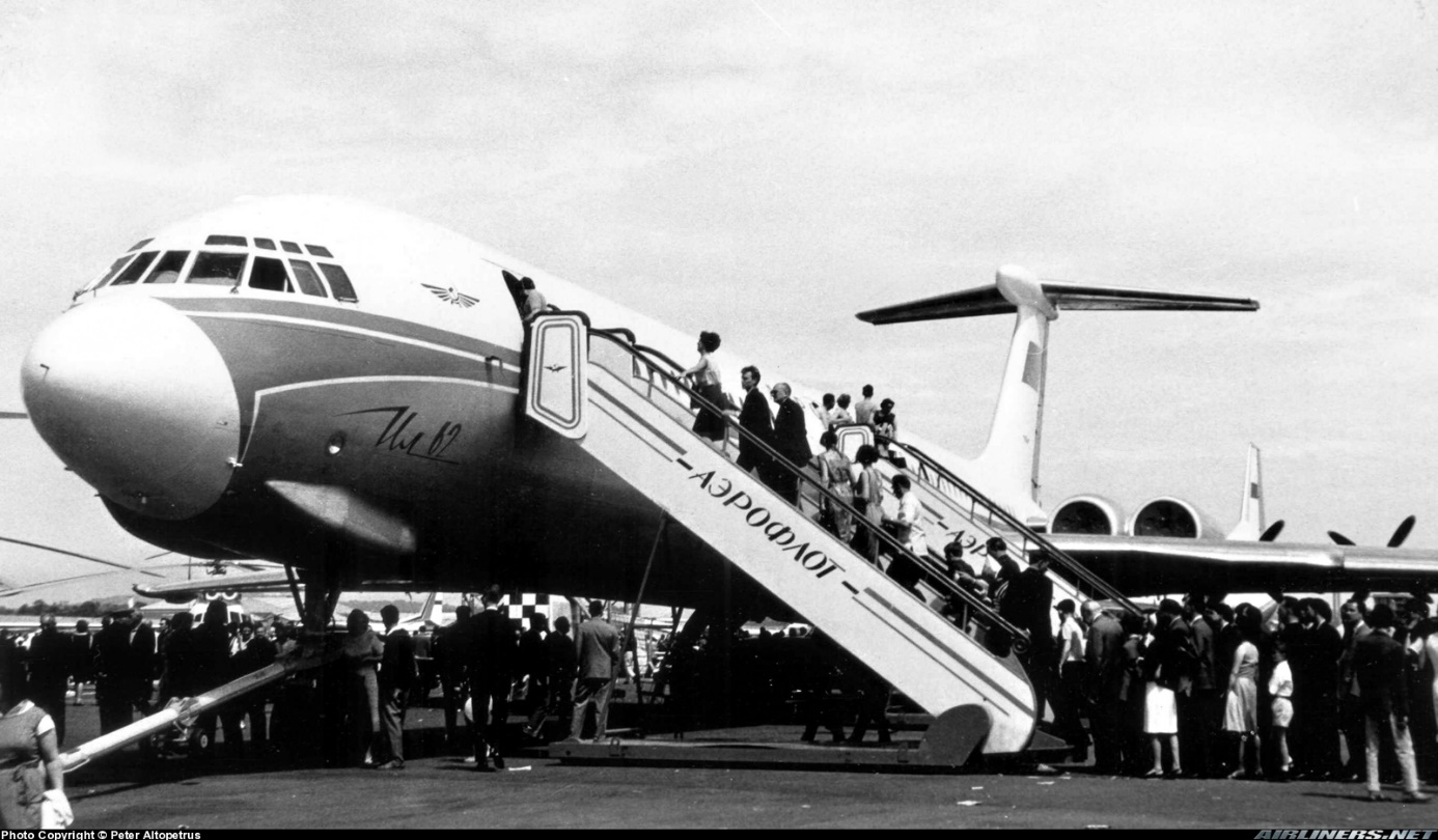 Ilyushin Il-62 | Paris Air Salon 1965 | Le Bourget | CCCP-06176 | people waiting to see inside the aircraft