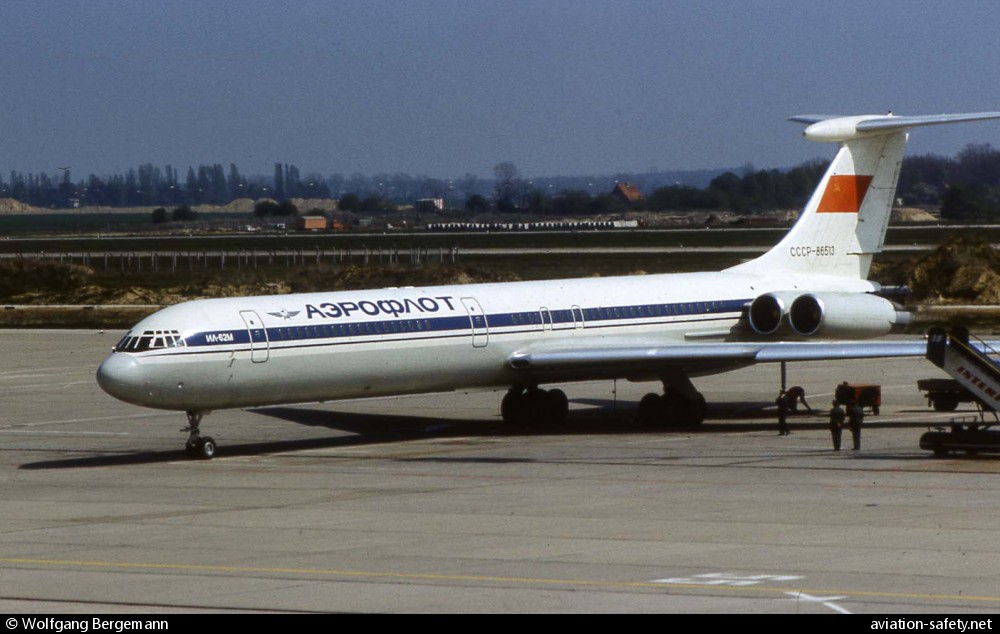 Ilyushin Il-62M | Aeroflot | CCCP-86513 | aircraft parked on the apron