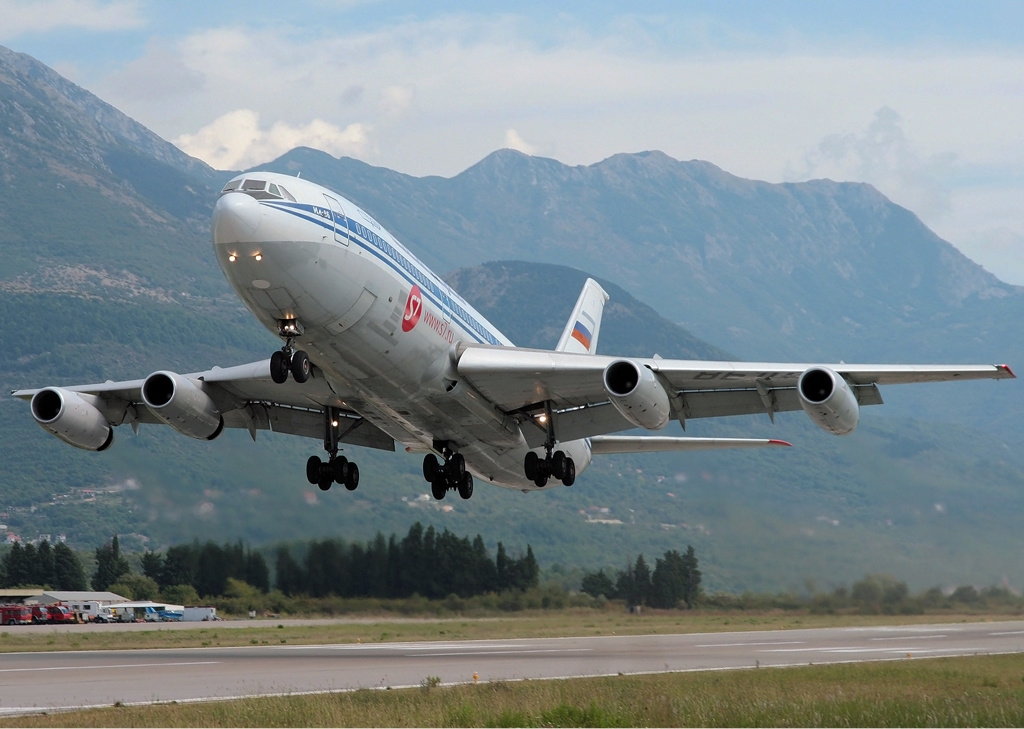 Siberian AIrlines Il-86 taking of from Tivat airport, 2007