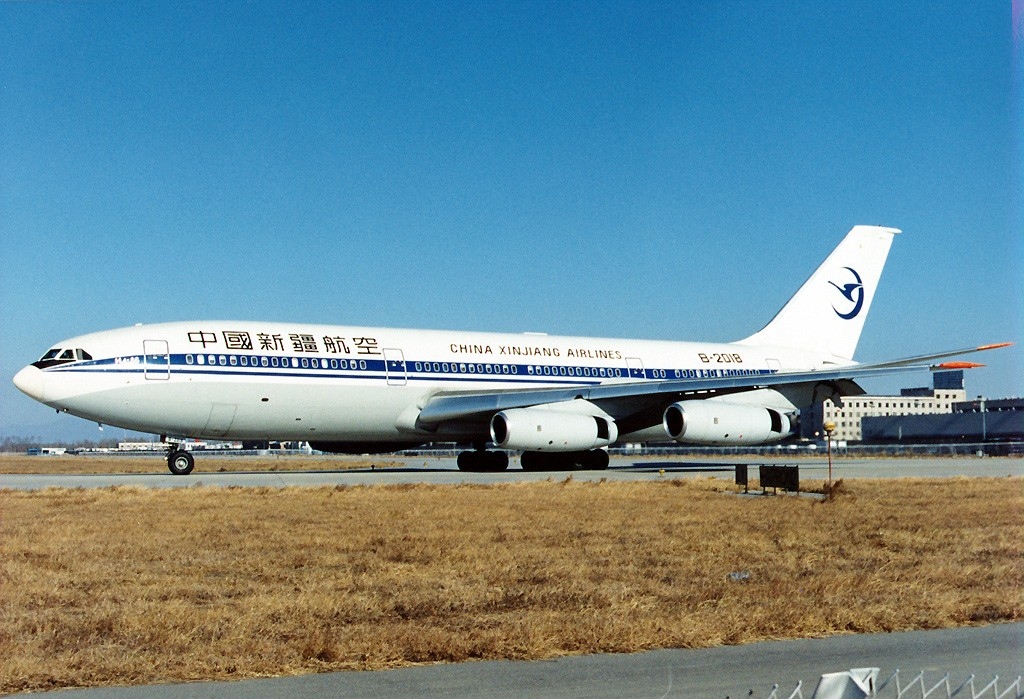 Ilyushin Il-86 | Xinjiang Airlines | B-2018