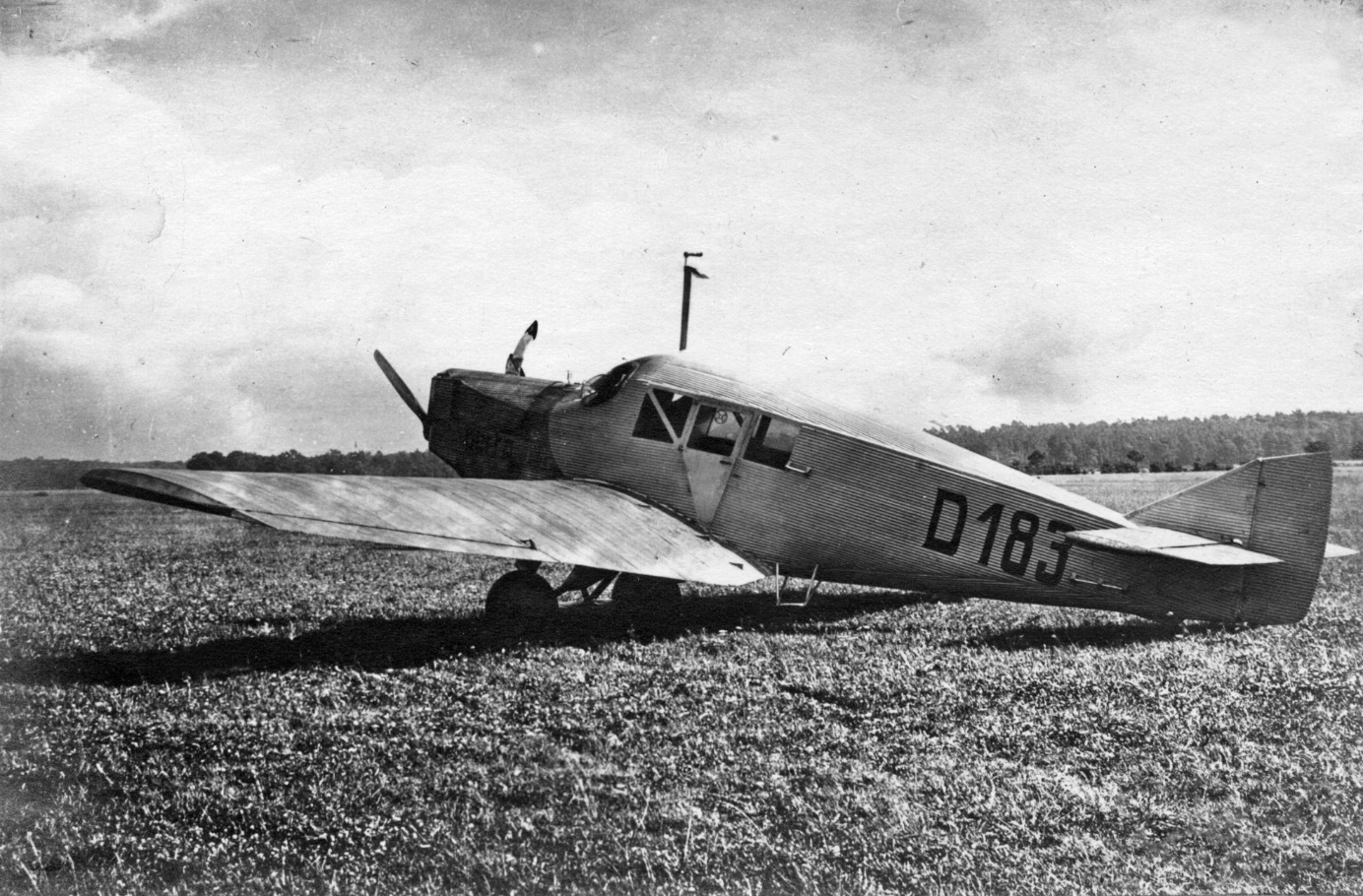 Junkers F-13, the first all metal transport. : WeirdWings