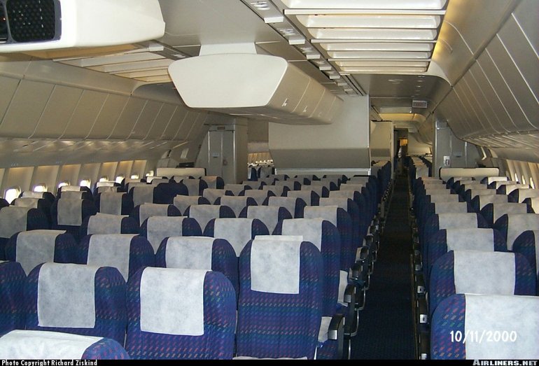 Lockheed L-1011 TriStar 500 interior