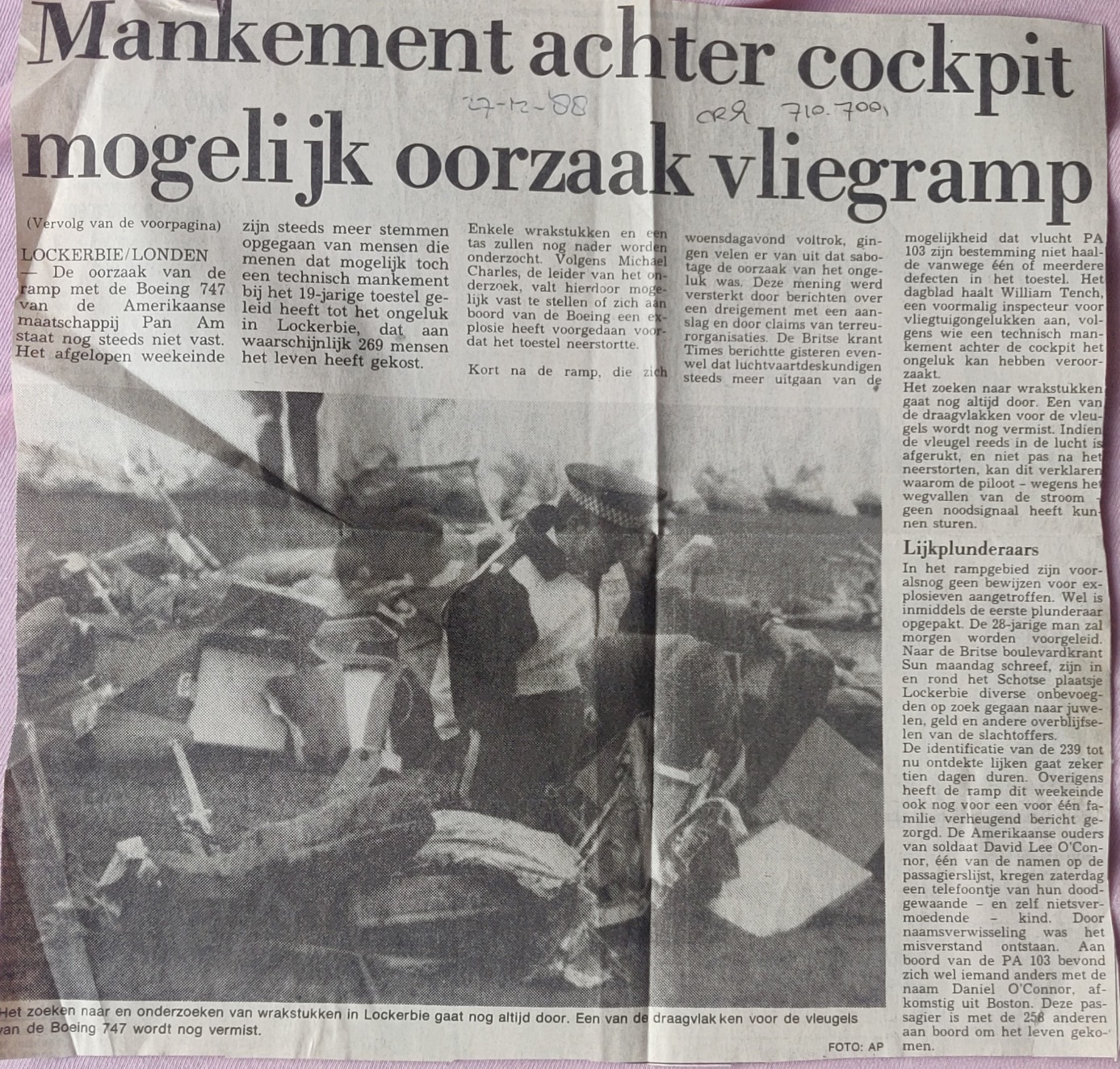 Boeing 747-100 PanAm Lockerbie disaster newspaper article 27 dec. 1988