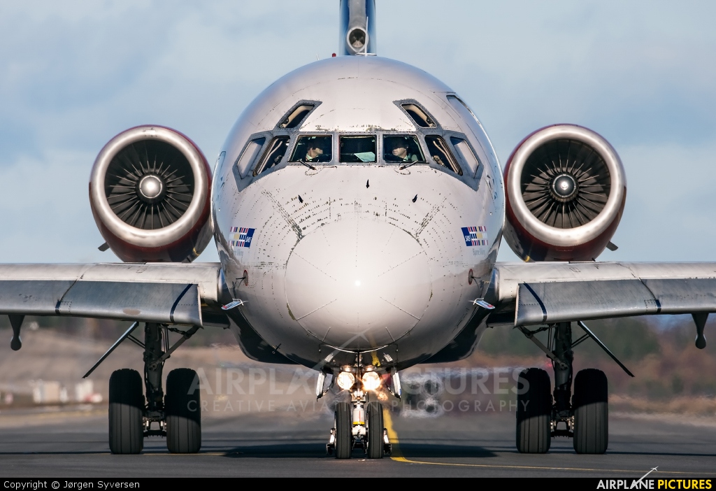 SE-DMB - SAS - Scandinavian Airlines McDonnell Douglas MD-81 at Oslo -  Gardermoen | Photo ID 248818 | Airplane-Pictures.net