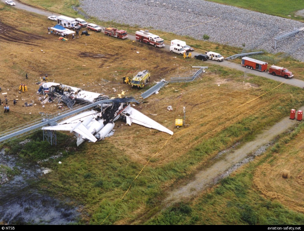 McDonnel Douglas MD-82 | American Airlines | N215AA | aerial picture of the crashsite