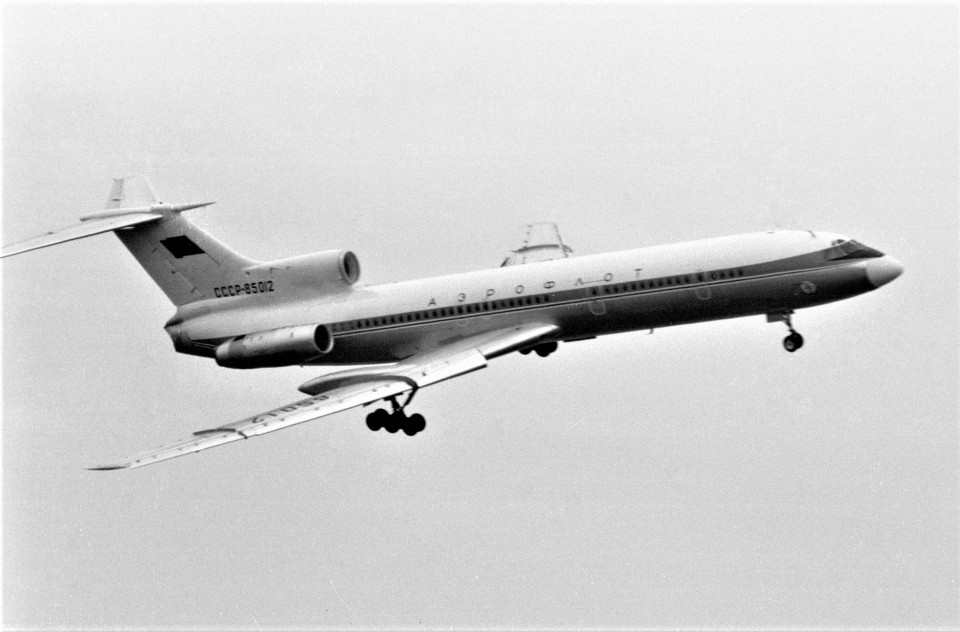 Tupolev Tu-154 | Aeroflot | CCCP-85012 | Tu-154 turning in steep