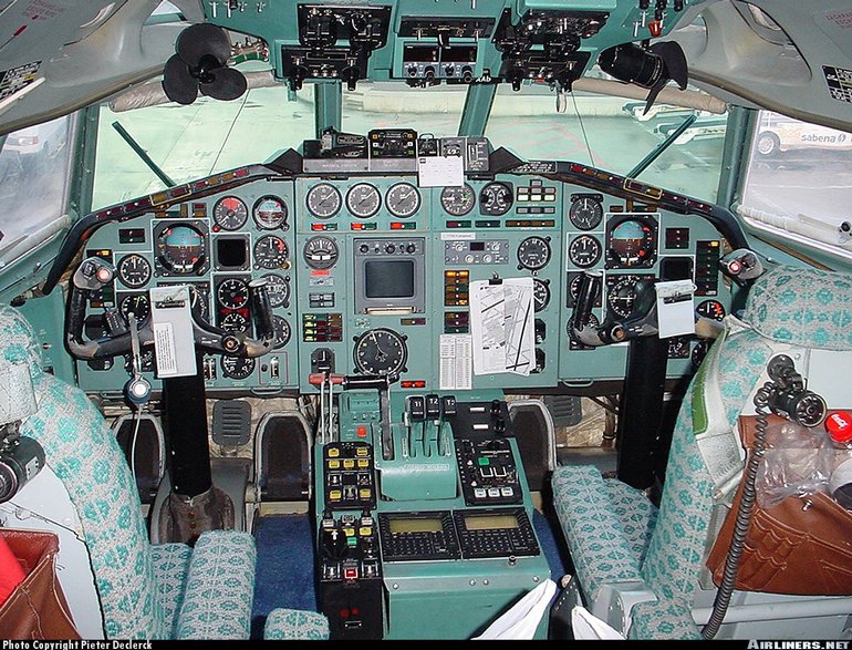 Tupolev Tu-154 cockpit