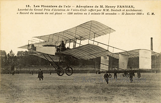 Henry Farman performing a short flight in his Voisin-Farma | Flickr