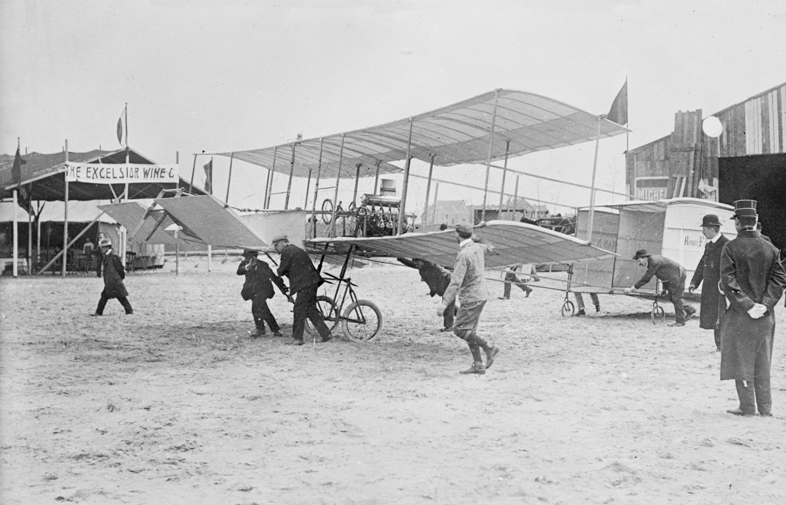 Voisin-Farman I | biplane | Britannica