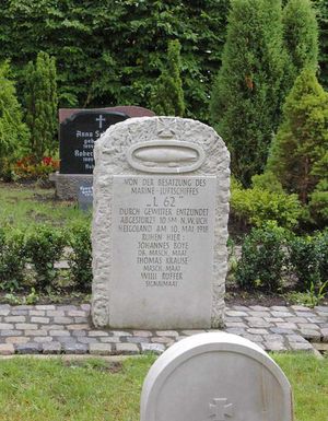 memorial stone for Zeppelin LZ107 L62 at friedhof Ritzebuttel, Cuxhaven