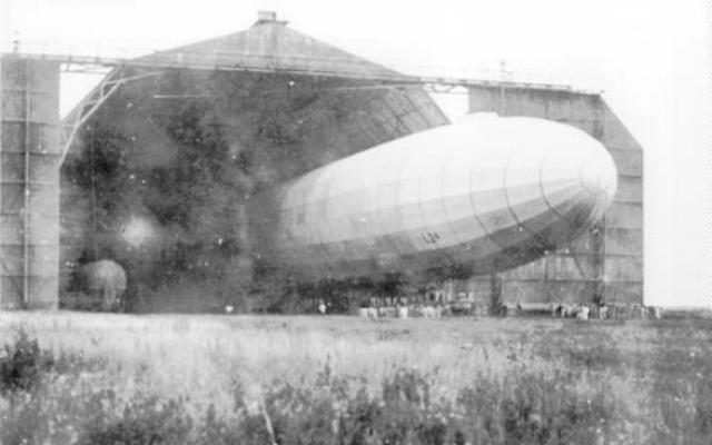 Zeppelin LZ69 L24 taken out of its shed