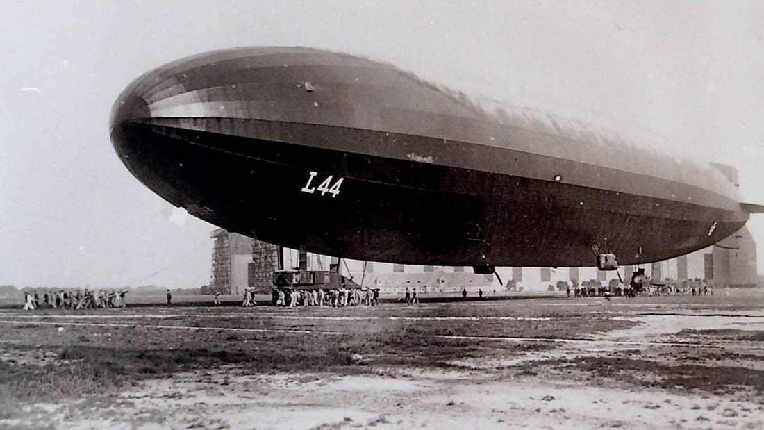 Zeppelin LZ93 L44 held by ground crew