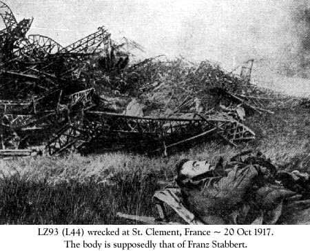 body of Zeppelin commander Franz Stabbert lying in front of wreckage of Zeppelin LZ93 L44