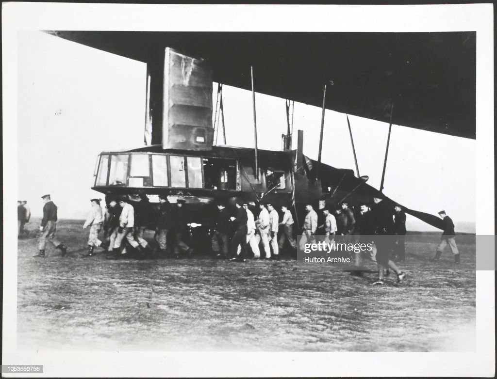 Front Gondola of Zeppelin L46 | This Zeppelin was burned in her shed | News  Photo - Getty Images